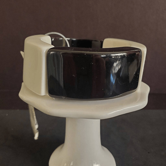 Robert Rose Black and White Colorblock Stretch Bracelet New With Tags - Picture 1 of 7